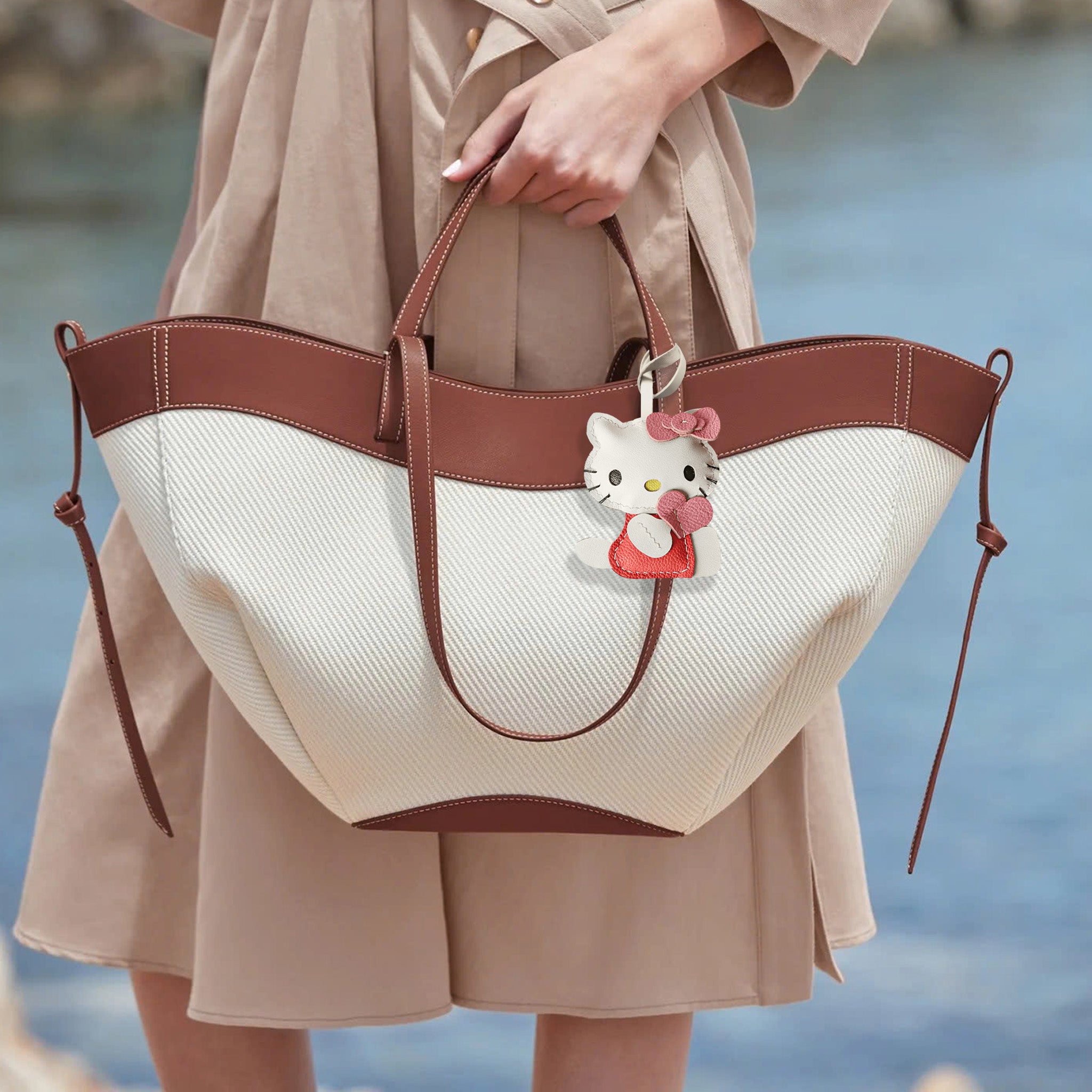 LOVING HEART KITTY BAG CHARM
