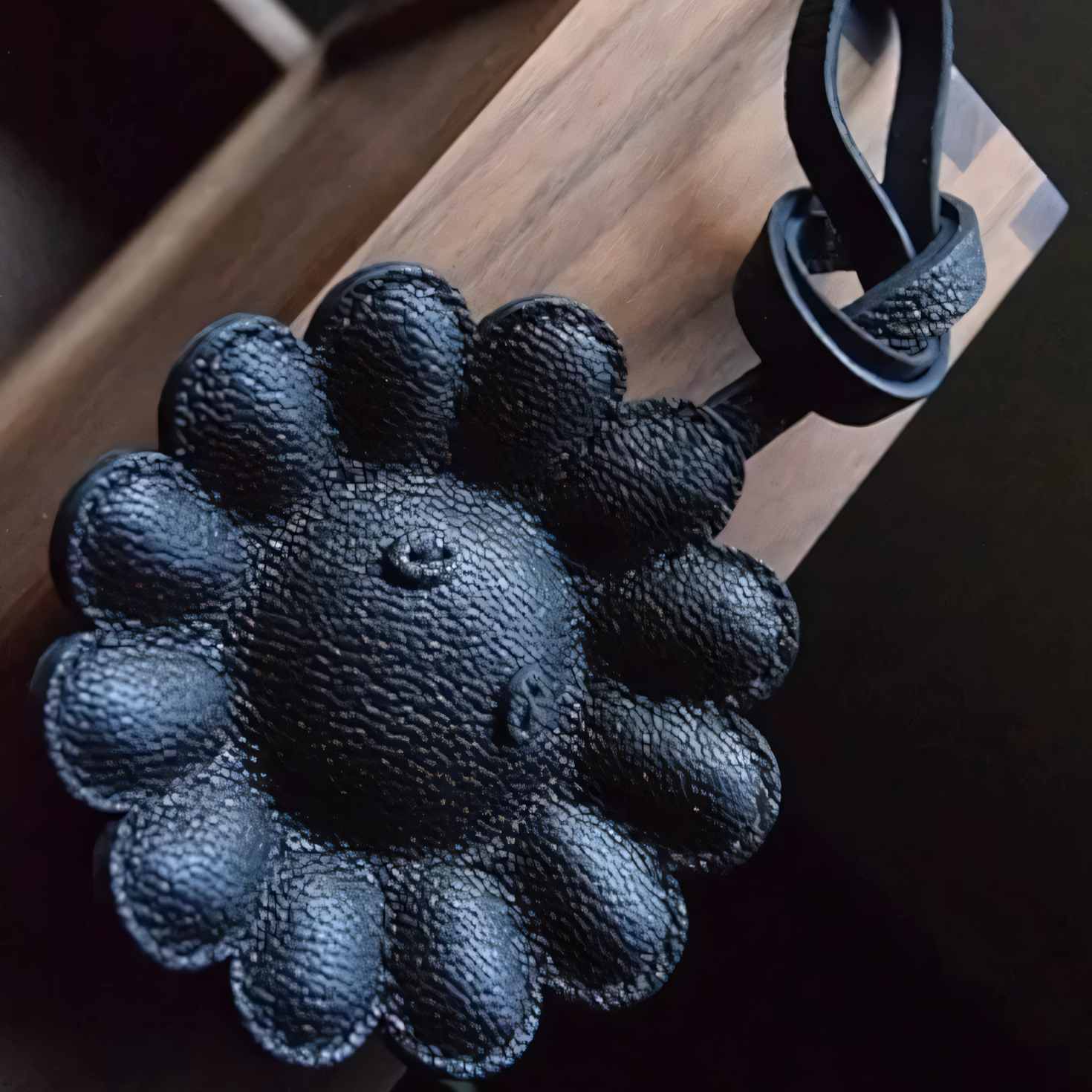 PLAIN NIGHT FLOWER BAG CHARM