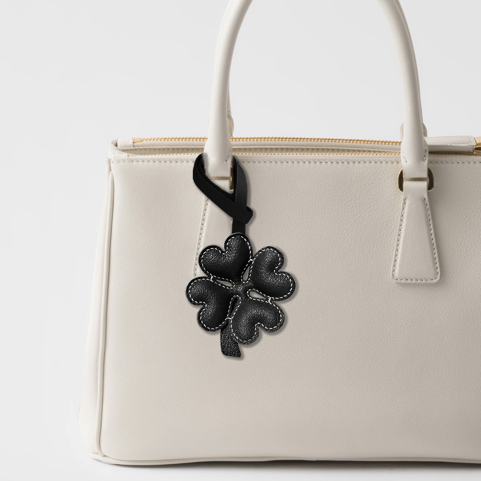 LUCKY CLOVER BAG CHARM