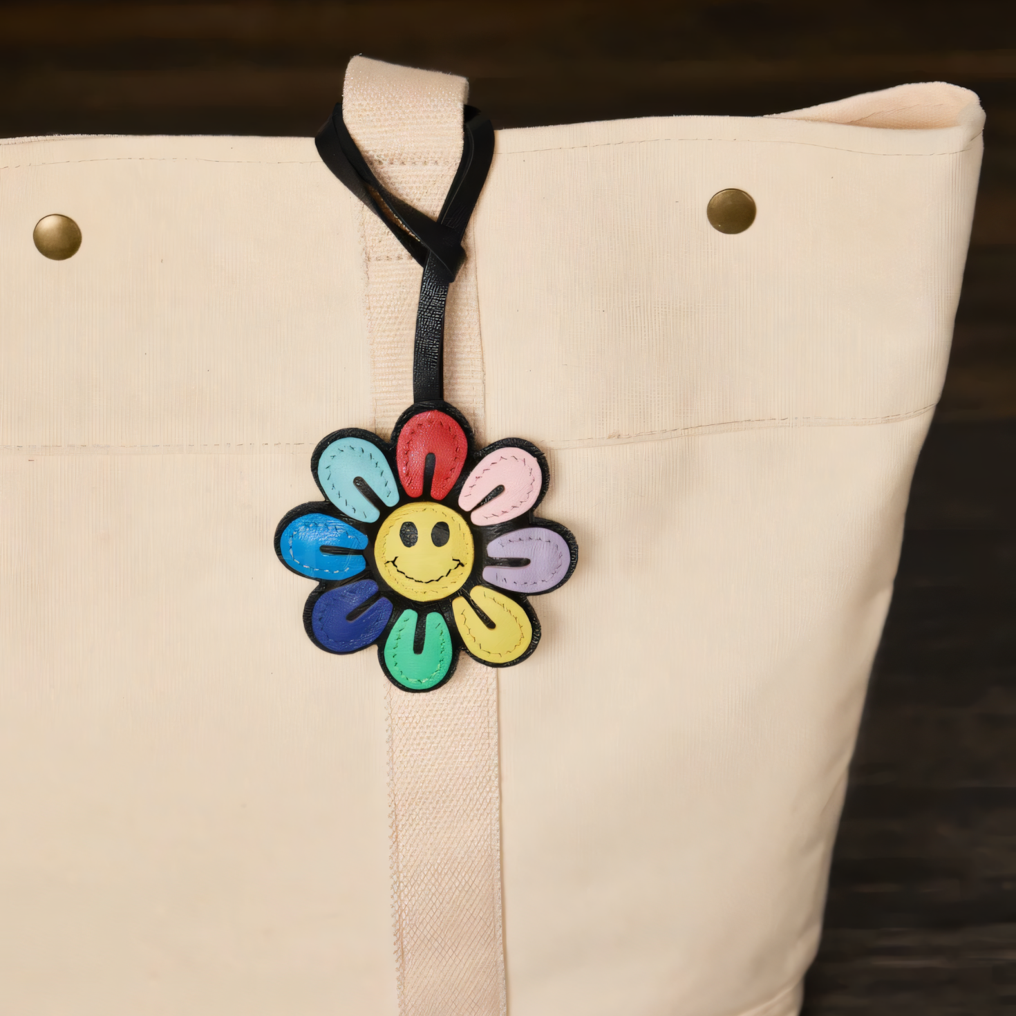 SMILE FLOWER BAG CHARM