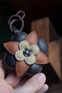 NEUTRAL BLOOM BAG CHARM
