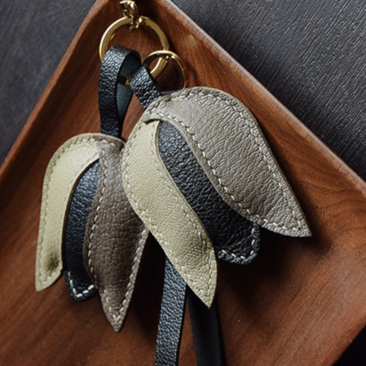 ELEGANT TULIP BAG CHARM