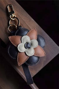 NEUTRAL BLOOM BAG CHARM