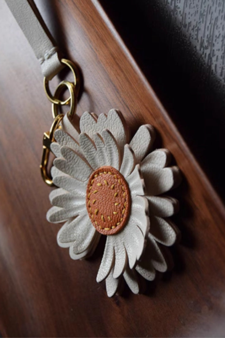 DAISY CHARM