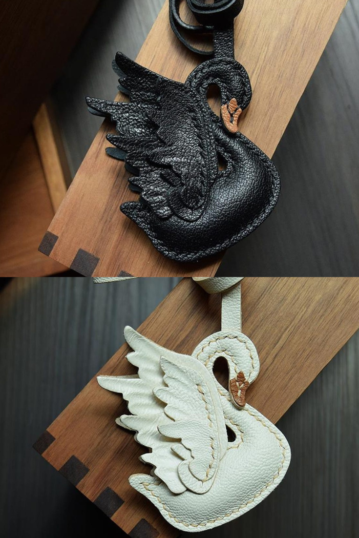 SWAN BAG CHARM