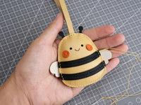 BEE BAG CHARM