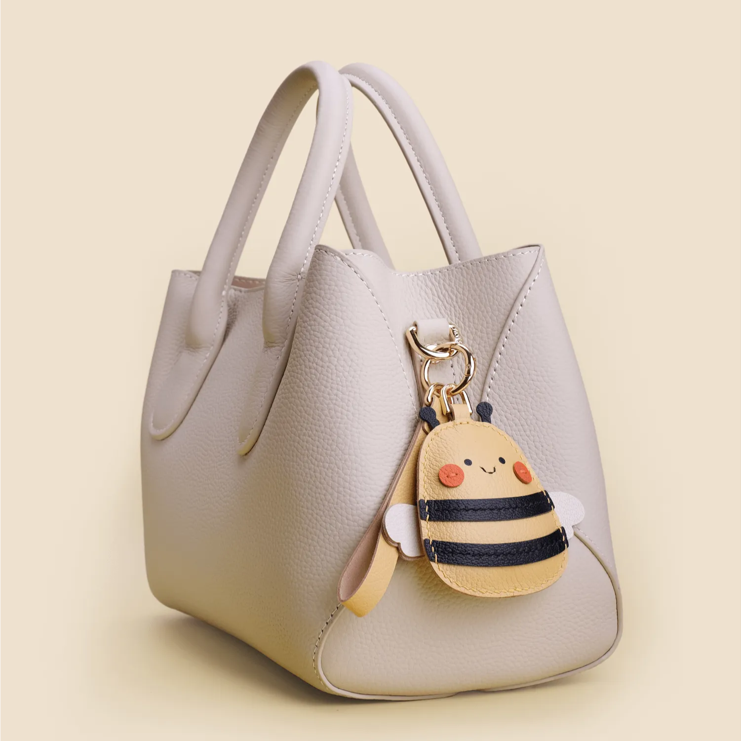 BEE BAG CHARM