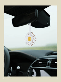 WHITE DAISY BAG CHARM